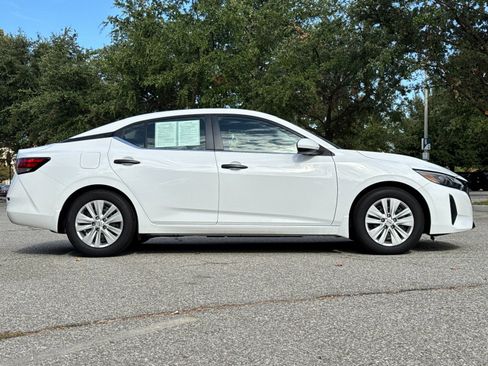 Used 2025 Nissan Sentra S FWD image 2