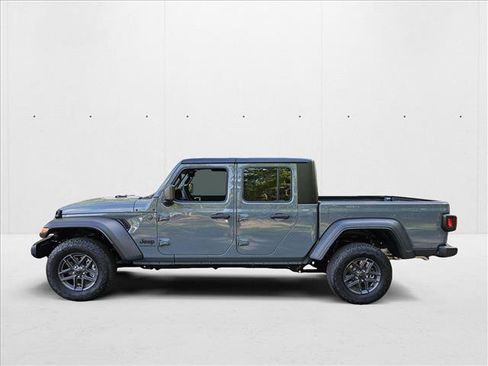 New 2025 Jeep Gladiator Sport image 5