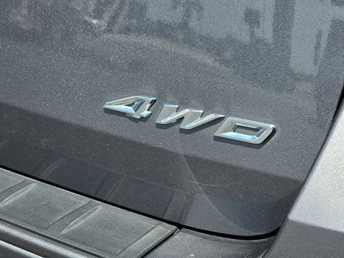 Certified 2022 Ford Explorer XLT w/ Equipment Group 202A image 4