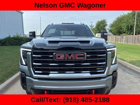 Used 2025 GMC Sierra 2500 AT4 w/ AT4 Premium Plus Package AWD/4WD image 2