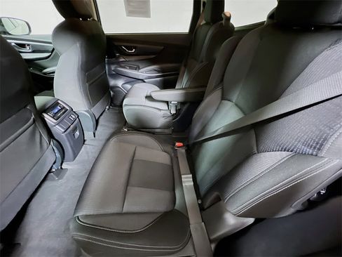 Used 2024 Subaru Ascent Premium w/ Convenience Package image 21
