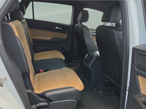 Used 2022 Volkswagen Atlas Cross Sport SEL Premium R-Line AWD/4WD image 16
