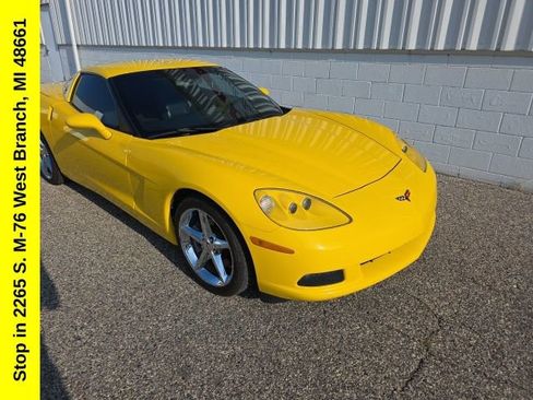 Used 2011 Chevrolet Corvette Coupe w/ Preferred Equipment Group RWD image 4