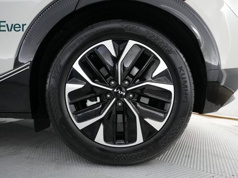 Used 2024 Kia EV6 Wind image 17