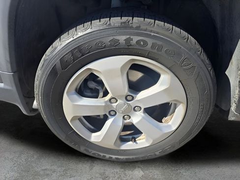 Used 2019 Jeep Compass Latitude image 9