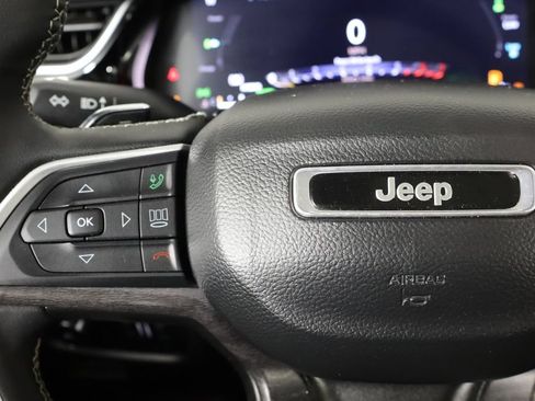 Used 2023 Jeep Grand Cherokee 4WD 4xe image 8