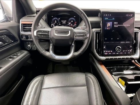 Used 2025 GMC Yukon Denali image 4