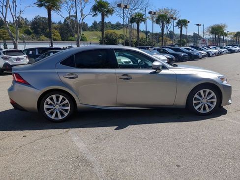 Used 2016 Lexus IS 200t image 4