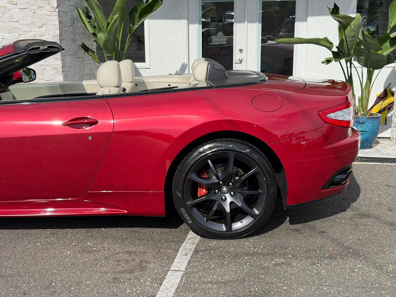 Used 2012 Maserati GranTurismo Sport RWD image 11