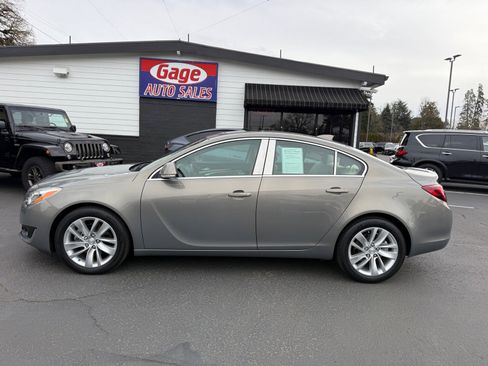 Used 2017 Buick Regal Premium w/ Driver Confidence Package #2 image 3