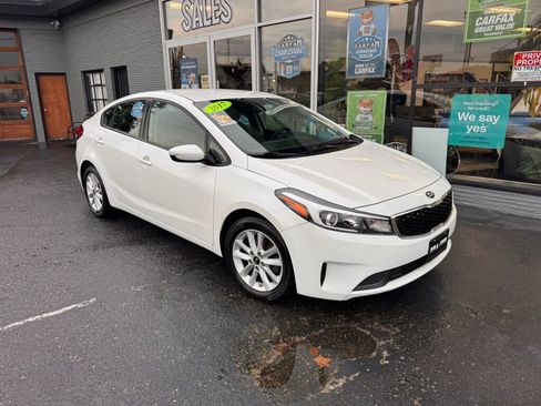 Used 2017 Kia Forte LX w/ LX Popular Package image 3