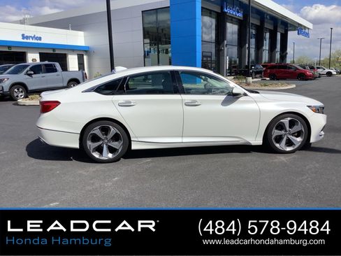 Used 2018 Honda Accord Touring image 8
