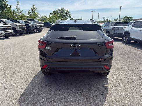 New 2026 Chevrolet Trax RS w/ Sunroof Package FWD image 4