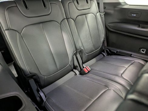 Used 2022 Jeep Grand Cherokee L Limited w/ Luxury Tech Group II image 26