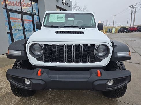New 2026 Jeep Gladiator Mojave image 16