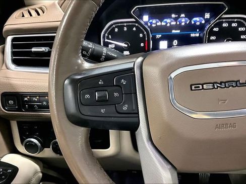 Used 2021 GMC Yukon Denali w/ Denali Premium Package AWD/4WD image 13