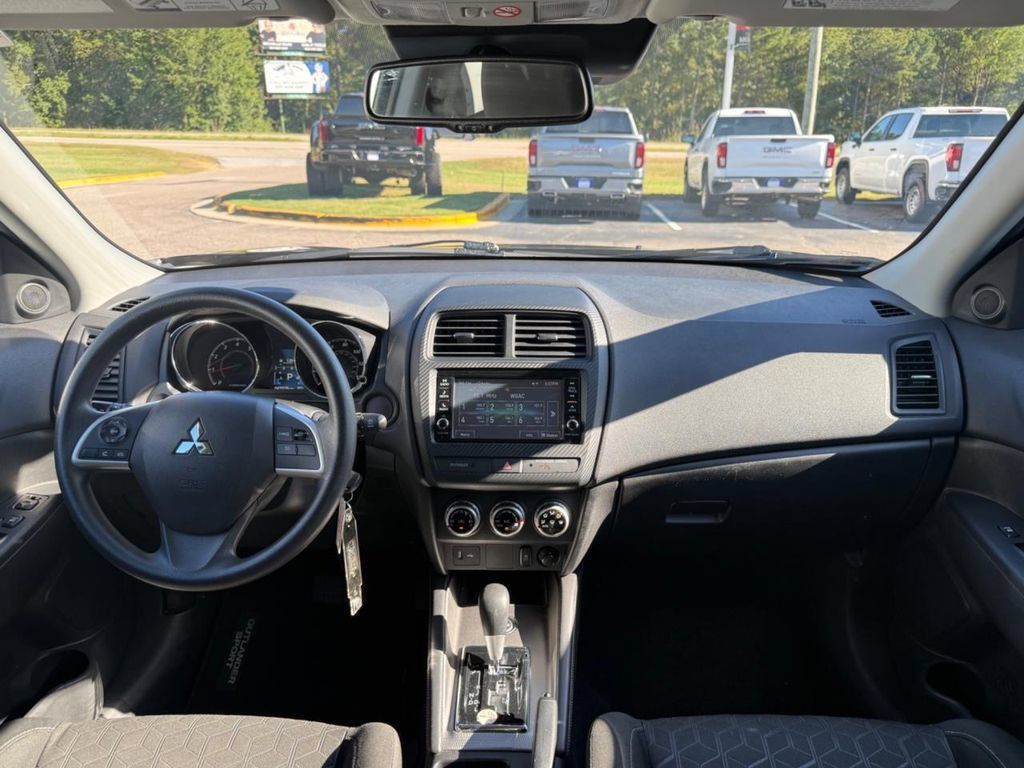 Used 2024 Mitsubishi Outlander Sport ES AWD/4WD image 3