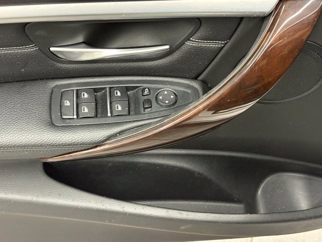 Used 2017 BMW 330i xDrive Sedan AWD/4WD image 13