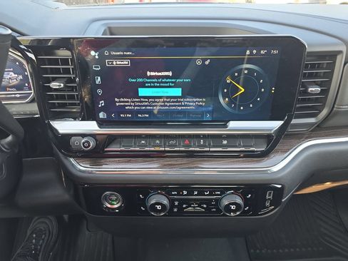 Used 2023 Chevrolet Silverado 1500 LT AWD/4WD image 8