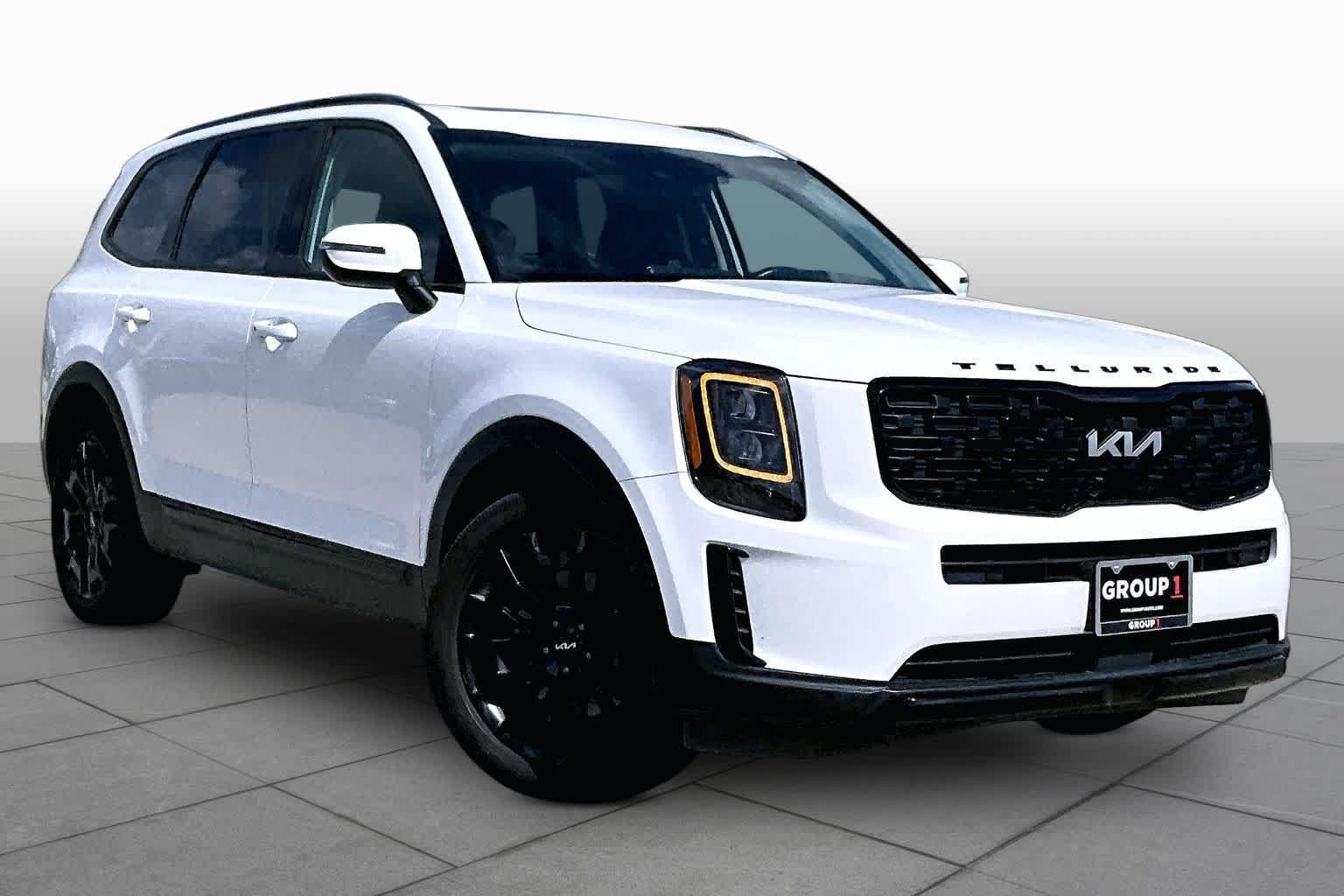 Used 2022 Kia Telluride EX w/ EX Premium Package AWD/4WD image 3