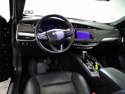 Used 2019 Cadillac XT4 Premium Luxury image 5