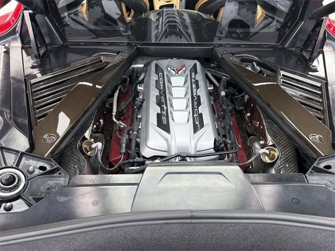 Used 2021 Chevrolet Corvette Stingray w/ Engine Appearance Package image 25