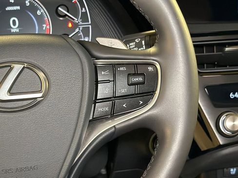 Certified 2025 Lexus ES 350 w/ Premium Package image 19