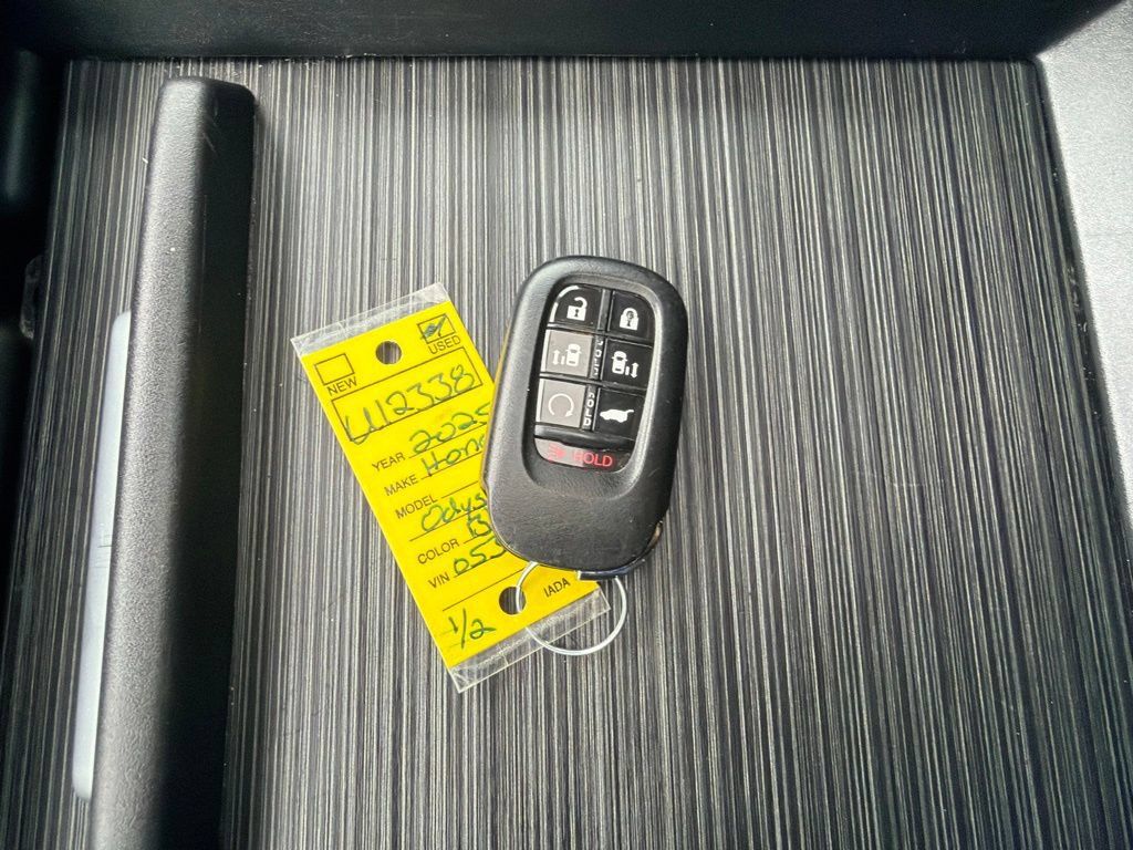 Used 2025 Honda Odyssey Sport-L image 23