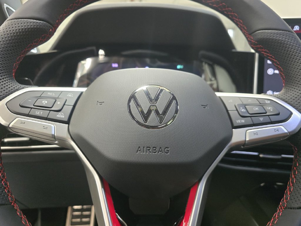 New 2026 Volkswagen GTI SE FWD image 11