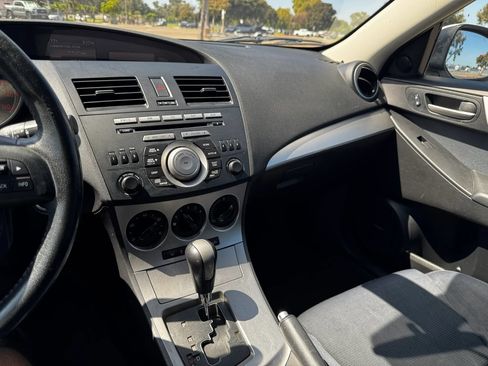 Used 2011 MAZDA MAZDA3 s Sport w/ Tech Pkg FWD image 16