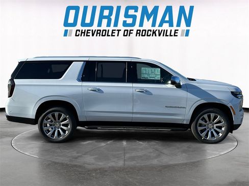 New 2026 Chevrolet Suburban Premier image 7