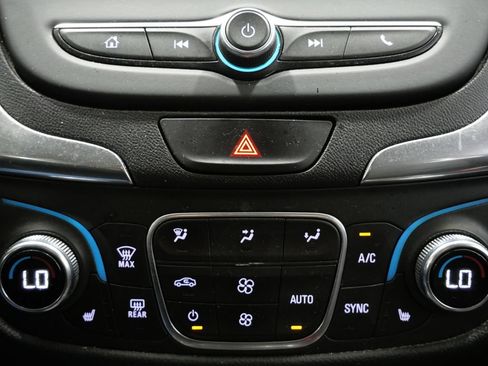 Used 2020 Chevrolet Equinox LT w/ Sport Edition FWD image 19