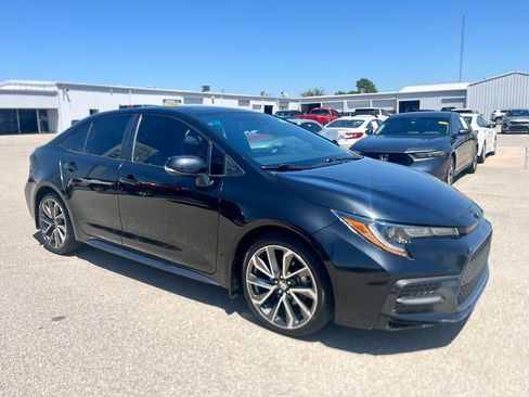 Used 2022 Toyota Corolla SE w/ SE Premium Package FWD image 6