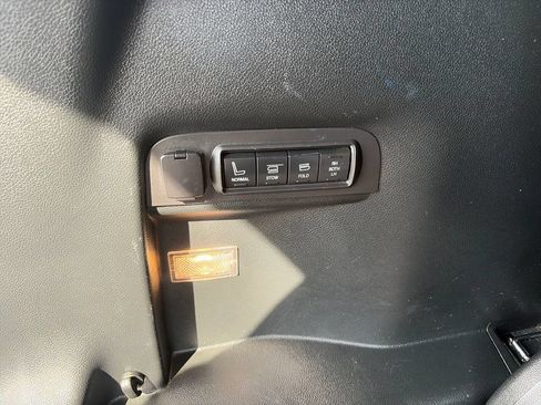 Used 2018 Ford Explorer Limited AWD/4WD image 35