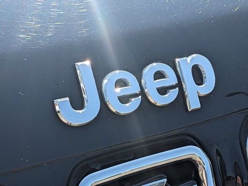 Used 2024 Jeep Compass Limited AWD/4WD image 9