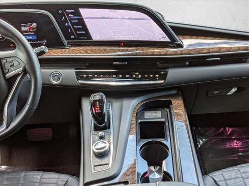 Used 2024 Cadillac Escalade Premium Luxury Platinum image 12