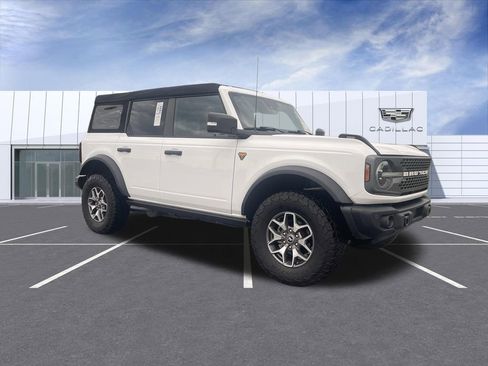 Used 2023 Ford Bronco Badlands AWD/4WD image 2