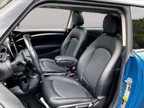 Used 2022 MINI Cooper 2-Door Hardtop FWD image 7