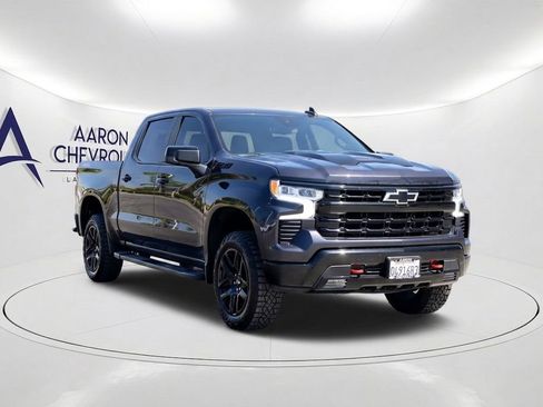 Used 2023 Chevrolet Silverado 1500 LT Trail Boss w/ LPO, Dark Essentials Package AWD/4WD image 3