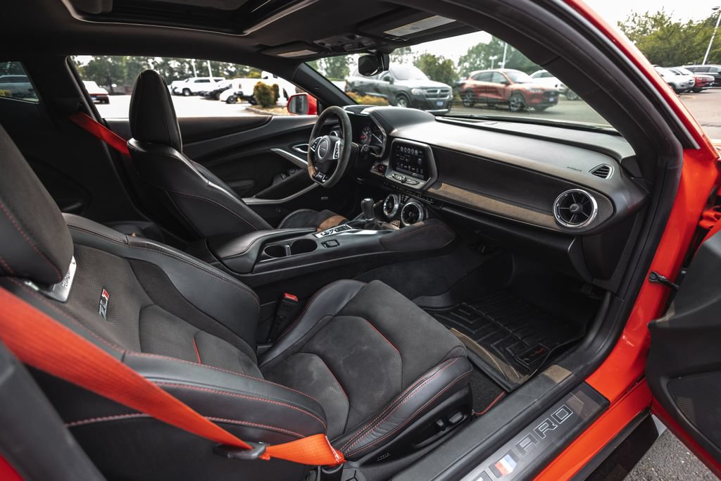 Used 2018 Chevrolet Camaro ZL1 RWD image 25