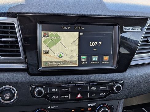 Used 2017 Kia Niro Touring w/ Advanced Technology Package FWD image 32