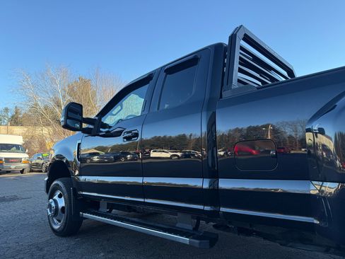 Used 2021 Ford F350 Lariat w/ Lariat Value Package image 7