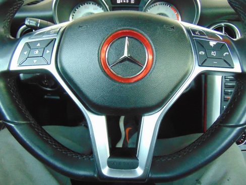 Used 2012 Mercedes-Benz SLK 350 image 14