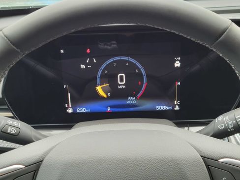Used 2025 Chevrolet Trax ACTIV FWD image 13