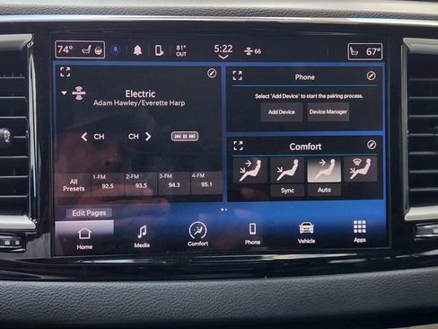 Used 2023 Chrysler Pacifica Touring-L image 16