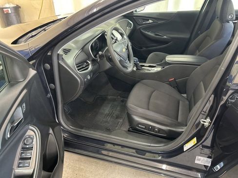 Used 2023 Chevrolet Malibu LT image 9