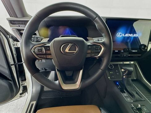 Used 2025 Lexus GX 550 w/ Cold Area Package AWD/4WD image 12