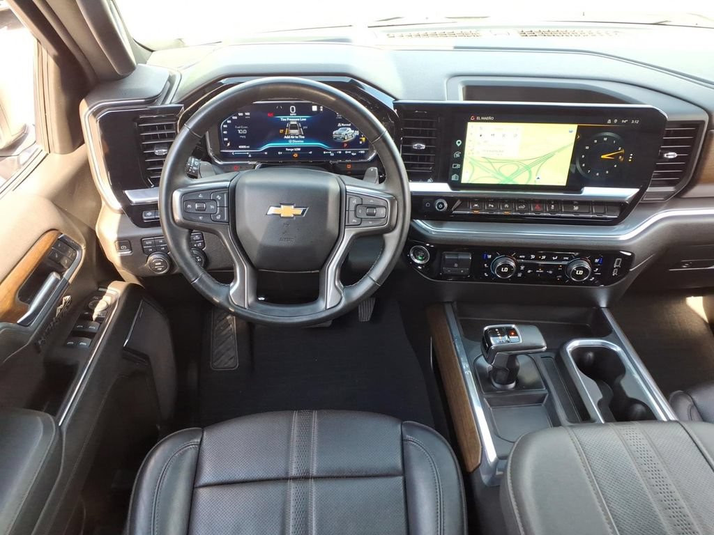 Certified 2023 Chevrolet Silverado 1500 High Country w/ High Country Premium Package AWD/4WD image 19