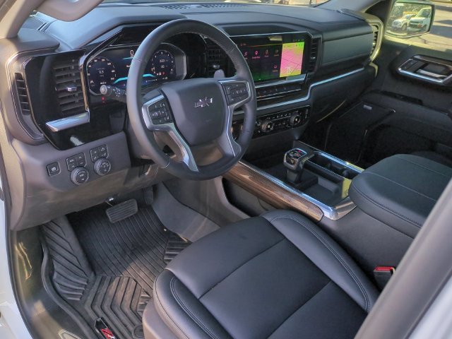 Used 2026 Chevrolet Silverado 1500 LT Trail Boss w/ LT Trail Boss Premium Package AWD/4WD image 11