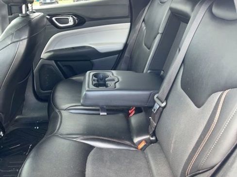 Used 2023 Jeep Compass Limited image 32